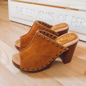 Brand New, Never Worn Sandals!